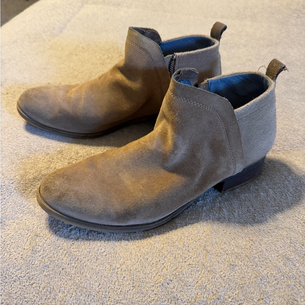 TOMS Women’s Suede Brown Booties